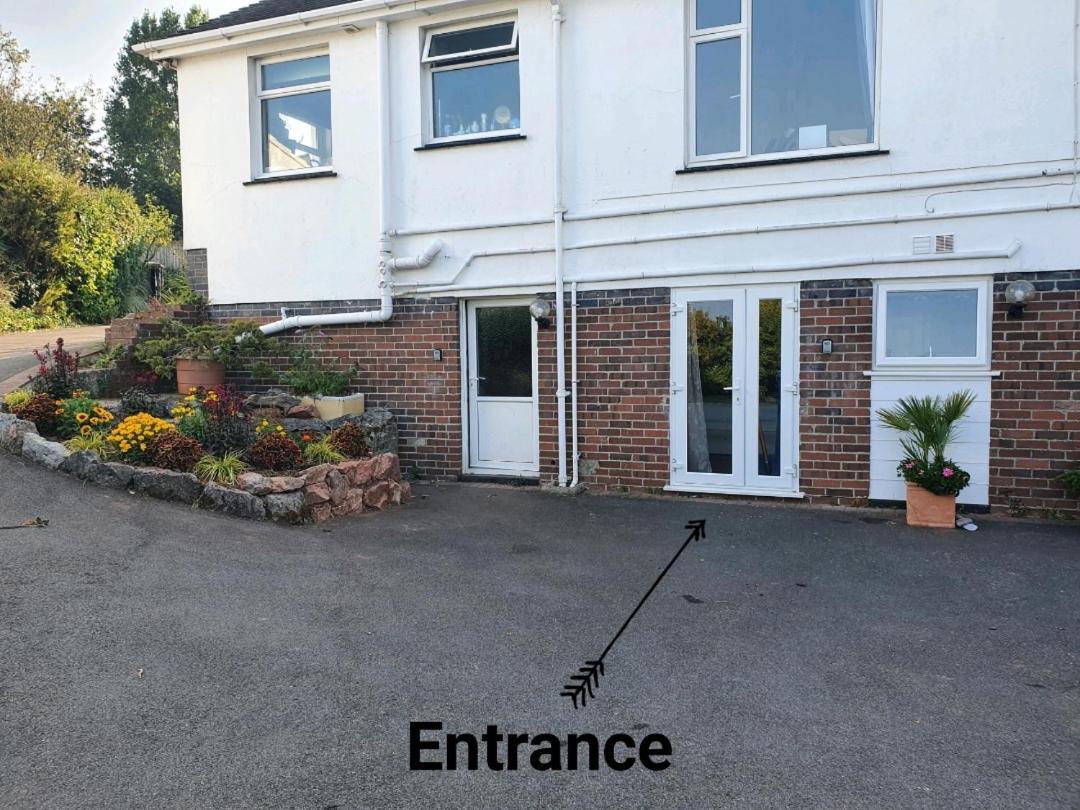 Lovely Private Studio Room With Own Kitchen And Bathroom. Set In The Popular Area Of Shiphay In Torquay And Only A Short Walk From Torbay Hospital Ngoại thất bức ảnh