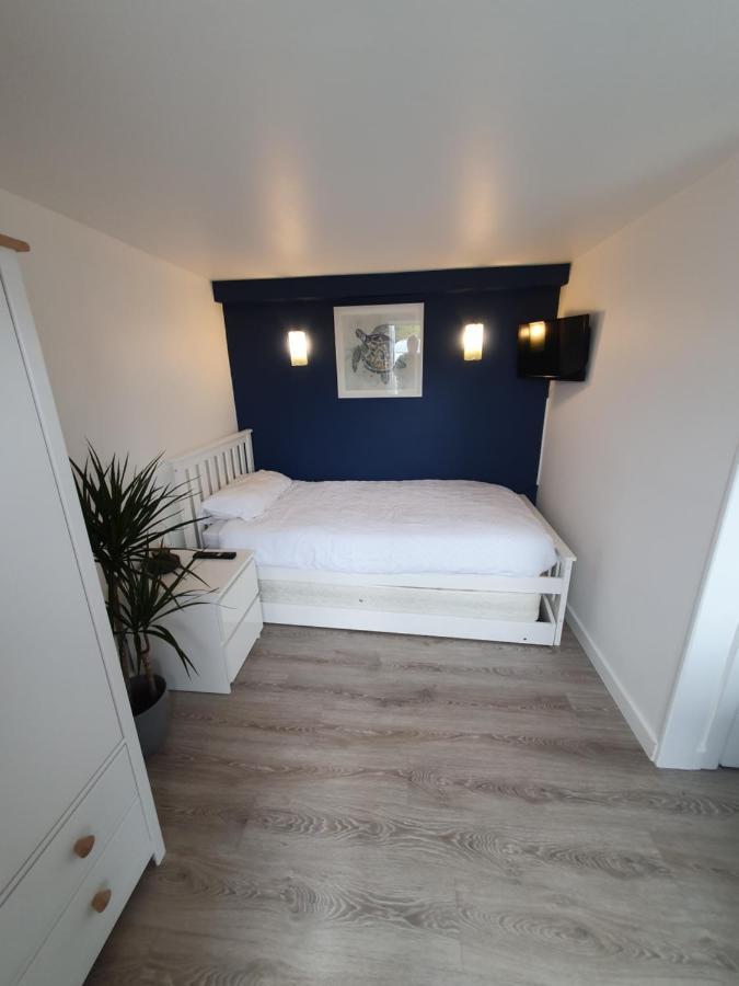 Lovely Private Studio Room With Own Kitchen And Bathroom. Set In The Popular Area Of Shiphay In Torquay And Only A Short Walk From Torbay Hospital Ngoại thất bức ảnh