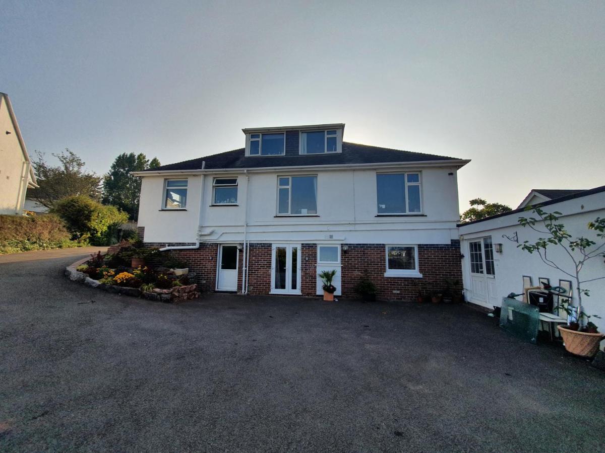 Lovely Private Studio Room With Own Kitchen And Bathroom. Set In The Popular Area Of Shiphay In Torquay And Only A Short Walk From Torbay Hospital Ngoại thất bức ảnh